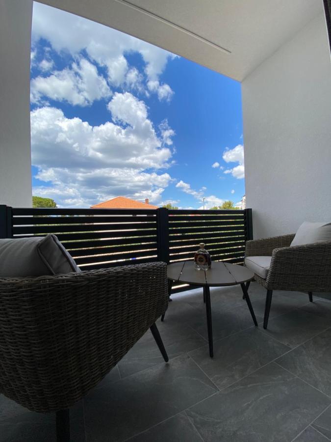 Apartmani Kumenat Biograd Na Moru Εξωτερικό φωτογραφία